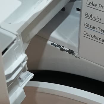 Beko Çamaşır Makinesinde Boya Kalkması Ve Pas Problemi: Tam Değişim Talebi