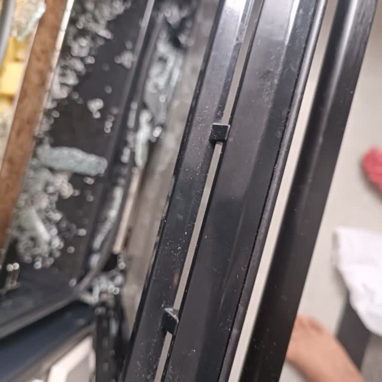 Siemens Ankastre Fırının Cam Patlaması Garanti Kapsamında Çözülmedi
