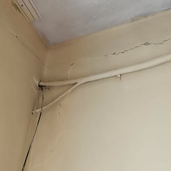 TOKİ Evindeki Kritik Deprem Hasarına Hızlı Çözüm Talebi