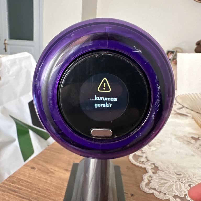 Dyson V12 Süpürge Filtre Uyarısı Sürekli Çıkıyor Ve Çözüm Sunulmuyor