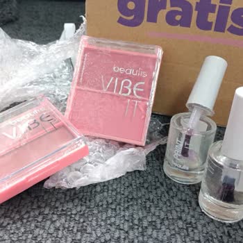 Gratis Siparişimde Kırık Oje Ve Sızan Ürün Nedeniyle Diğer Kozmetikler Kirlendi