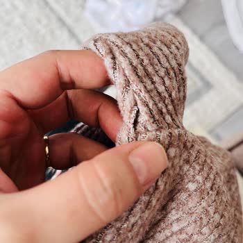 Siparişte Gelen Kahverengi Ürünün Koltuk Altı Bölümünde Sökük