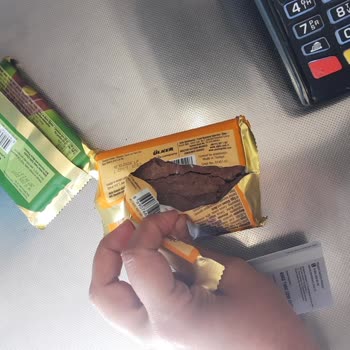 A101 Şubesinde Ülker Çikolatası Erimiş, İadesi Reddedildi
