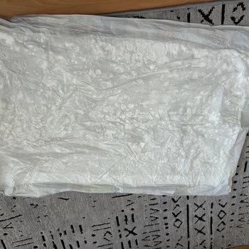 Defolu Alt Değiştirme Örtüsü Ve Açık Paket Teslimatı Şikayeti