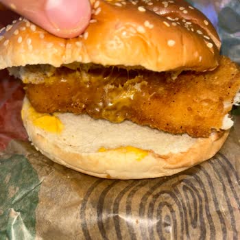 Burger King Şubesinde Tavuk Menüsünde Kıl Bulunması Hijyen Şikayeti