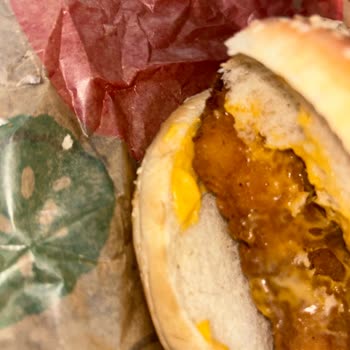 Burger King Şubesinde Tavuk Menüsünde Kıl Bulunması Hijyen Şikayeti