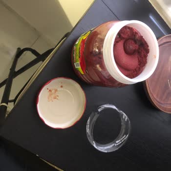 Metro Market Kağıthane Şubesinde Öncü Salçanın Küflenmesi Ve Son Kullanma Tarihi Sorunu