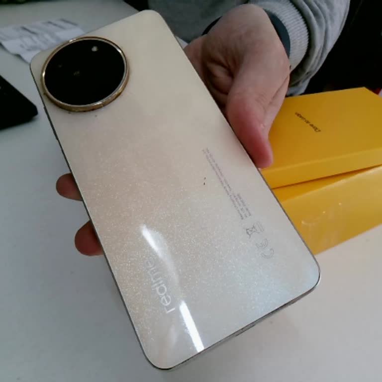 Garanti Kapsamındaki Realme 11 Telefon Ekranındaki Morluklar İçin Ücretsiz Onarım Talebi