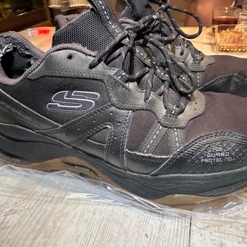 Skechers Ayakkabısında Çoklu Aşınma Ve Yırtılma, Garanti Reddi Ve Değişim Talebi