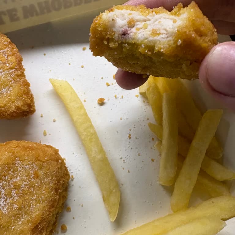 Burger King Tavuk Nugget’ında Mor Renkli Kısım, Gıda Güvenliği Şikayeti Ve İade Talebi