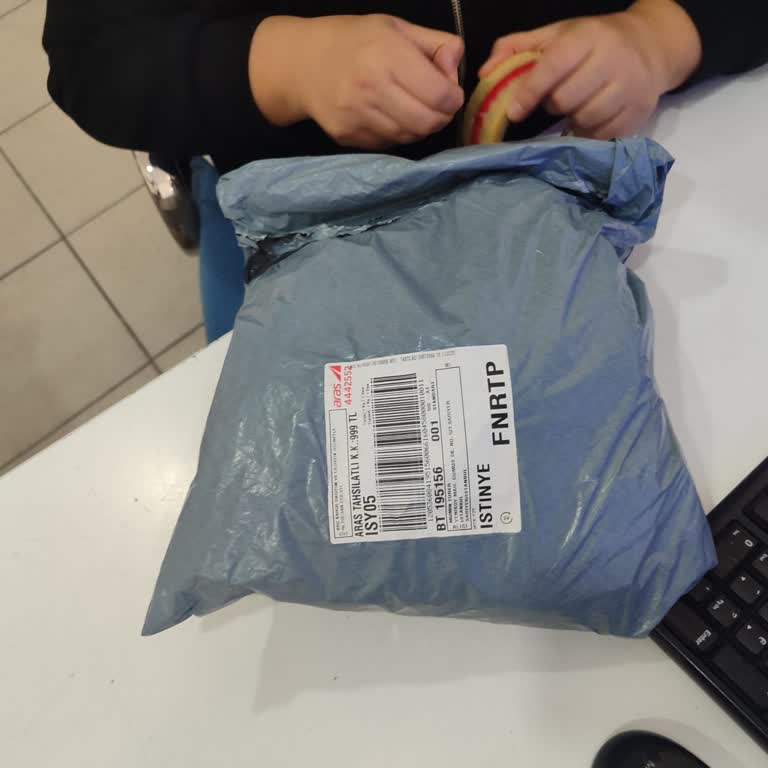 Aras Kargo İade Talebimi Reddetti, Reklamdaki Taktik Pantolonla Uyuşmuyor