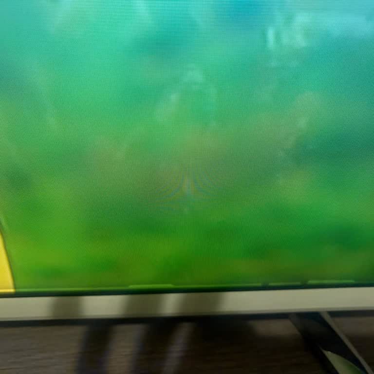 LED Bar Değişimi Sonrası Ekran Kararması Ve Tırnak İzleri Yetkili Servis Tarafından Reddedildi