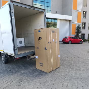 Hasarlı Bosch Buzdolabı Teslimatı Ve Hızlı Çözüm Talebi