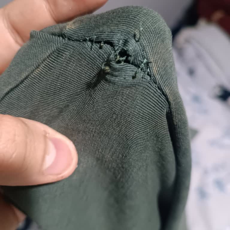 Colin’s Mağazasından Defolu Tişört Ve Değişim Talebi