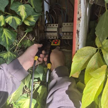 Aksa Jeneratörün Hga Aap 17000 Modelinde Tekrarlayan Açılıp Kapanma Ve Oluşan Su Ve Elektrik Hasarı