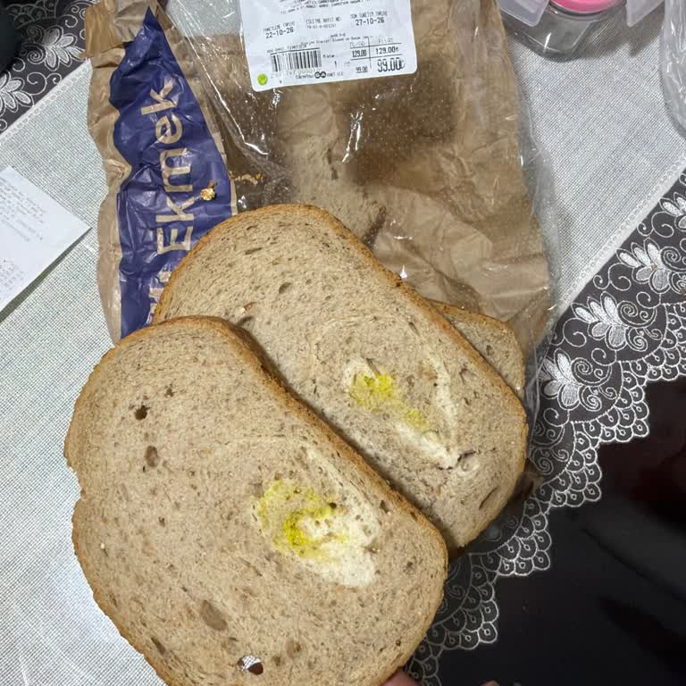 Carrefour’da Satın Alınan Yoğun Tahıllı Ekmekte Küf Sorunu Ve Gıda Güvenliği İhlali
