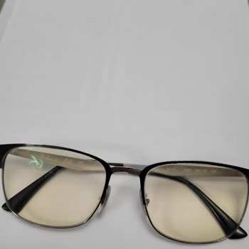 Atasun Optik'ten Alınan Rayban Gözlüğün Çerçevesi Soyuluyor Ve Lens Rengi Değişiyor: Garanti Reddi
