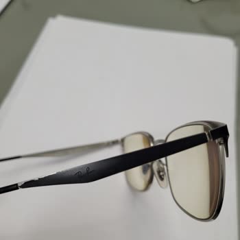 Atasun Optik'ten Alınan Rayban Gözlüğün Çerçevesi Soyuluyor Ve Lens Rengi Değişiyor: Garanti Reddi