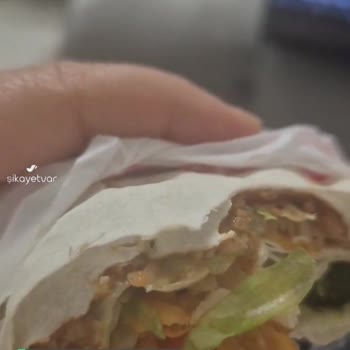 Komagene Çiğ Köfteden Kurt Çıktı