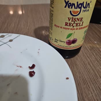 Vişne Reçelindeki Çekirdek Çocuk Dişlerini Tehlikeye Atıyor
