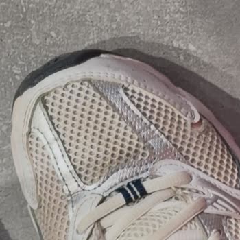 New Balance 530 Ayakkabısının Kısa Sürede Yırtılması Ve Mağazanın Kalite Reddi
