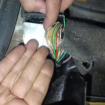 Otokoltukcum.com Yanlış Vida Kullanımıyla Gerçekleşen Koltuk Montajı Hatası Ve Elektrik Hasarı