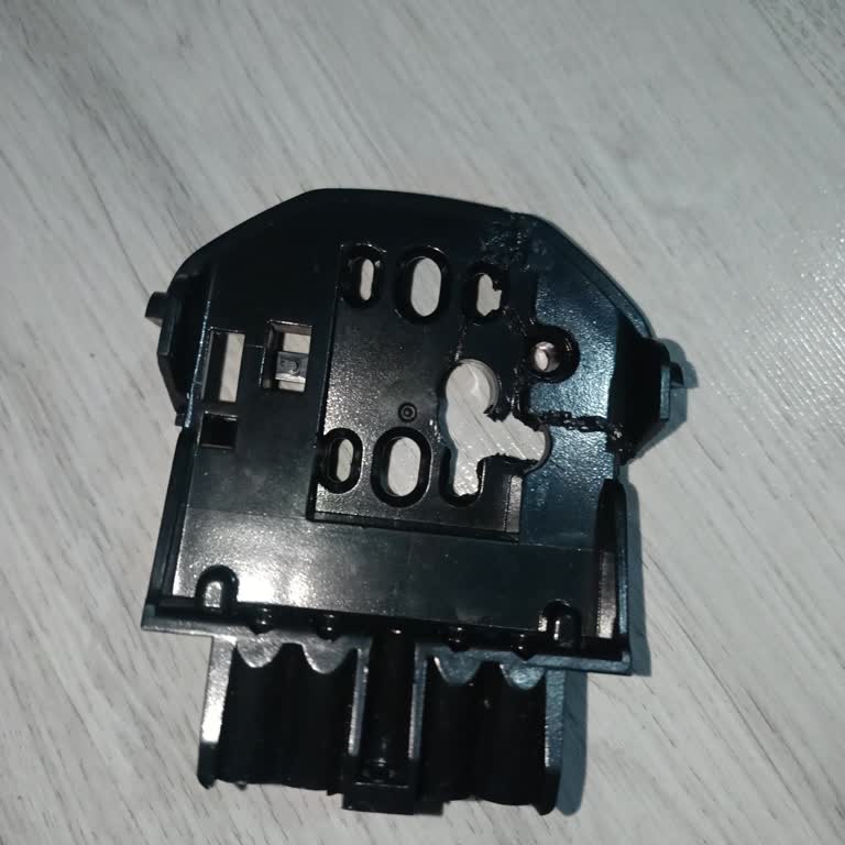 RKS RV10 Eski Tip Akü Braketinin Yedek Parçası Bulunamaması