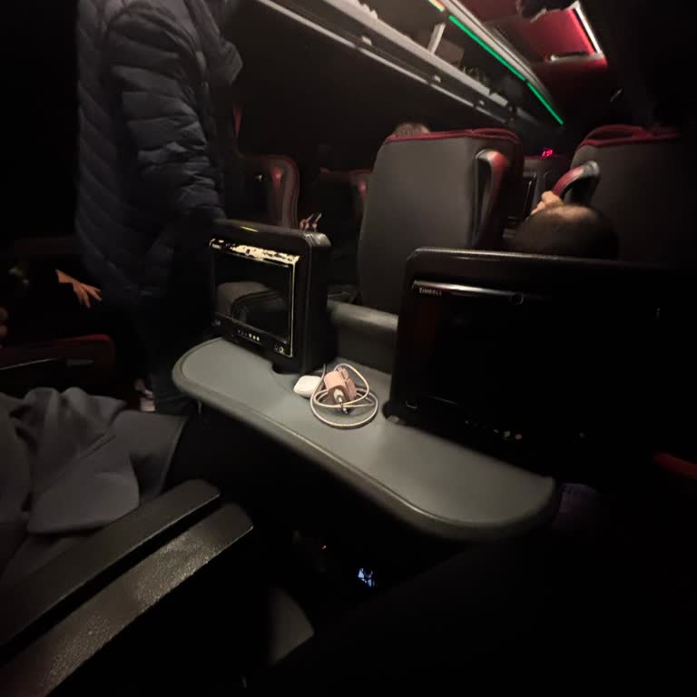 Kanberoğlu Otobüsünde Aşırı Yolcu Yoğunluğu Ve Bilet İadesi Talebi