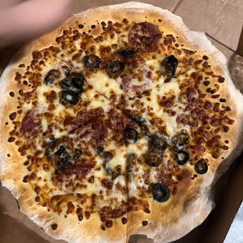 Domino’s Şubesinde Görseldeki Pizza Malzemeleri Eksik Ve Ücret İadesi Talebi