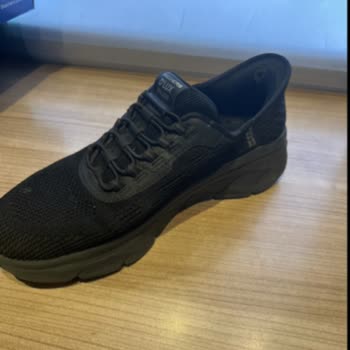 Skechers Slip-ins Ayakkabısının İç Topuk Astarı Kısa Sürede Parçalandı, Üretim Kusuru Reddedildi