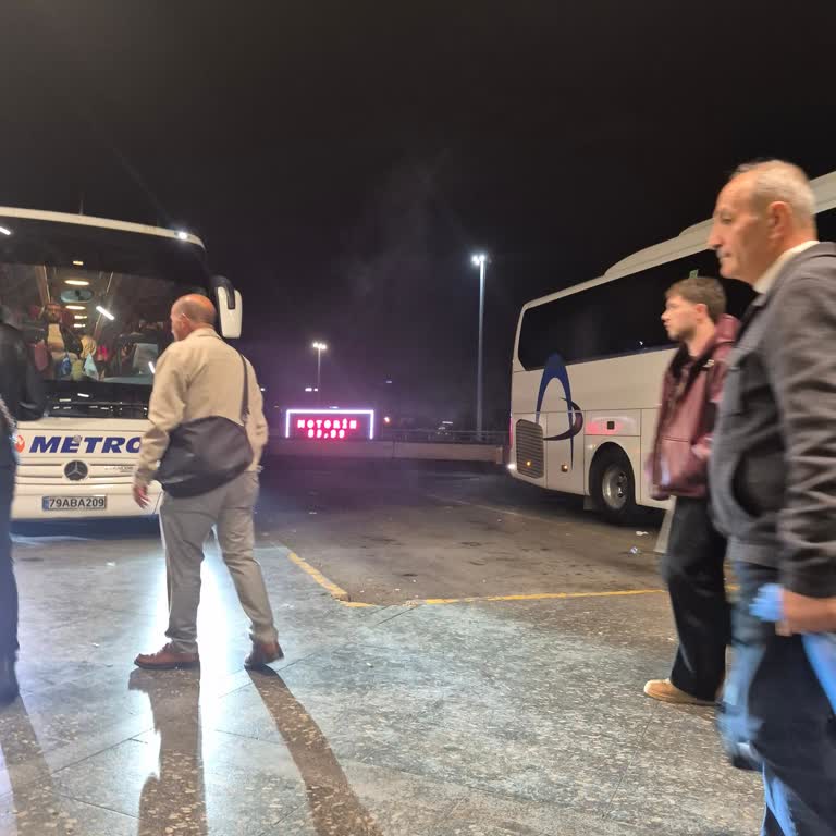 Metro Turizm'den Erken Seferde Otobüs Gelmemesi Ve Bilgilendirme Eksikliği