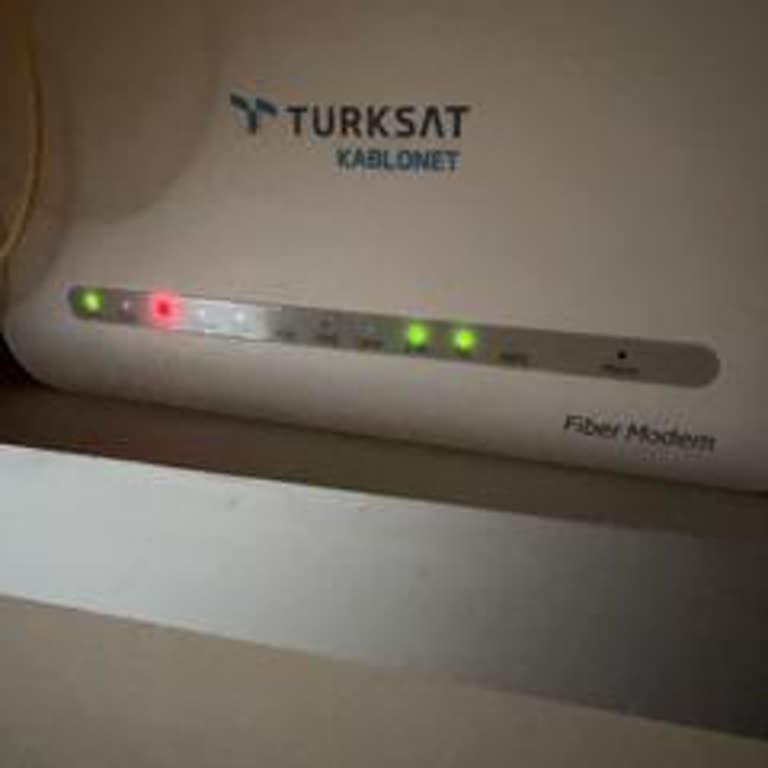 Türksat Kablo Net Ve TV Hizmetindeki Sürekli Kesintiler Ve Yüksek Fesih Ücreti