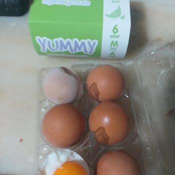 Yummy Organik Yumurtada Pişmiş Yumurta Çıktı: BİM’de Güven Sorunu