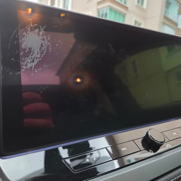 Ekranı Deforme Olan Nissan Qashqai İçin Garanti Değişiminde Uzun Bekleme Ve Şeffaf Olmayan Süreç