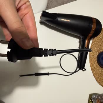 Grundig Saç Kurutma Makinesinin Kablodaki Arıza Ve Yangın Riski