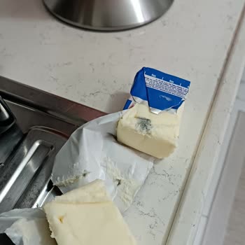 Ataevler BİM Mağazasında Dost Tereyağının Küflü Çıkması