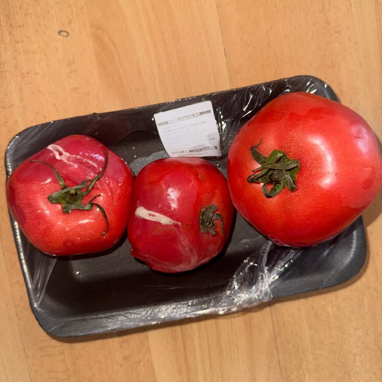 Şok Market’te Yanıltıcı Domates Paketi Ve Zorunlu Çift Ekmek Satışı