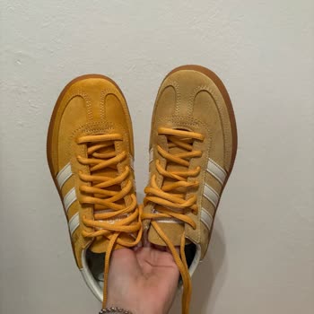SuperStep’te Yanlış Renk Ve Kusurlu Adidas Ayakkabı Gönderimi