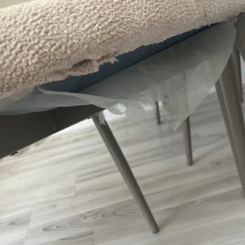 Evkur'da Üretim Hatası Olan Sandalyeler İçin Hızlı Çözüm Talebi