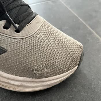 In Street Spor Ayakkabısının Bir Ay İçinde Yırtılması Ve Değişim İsteği