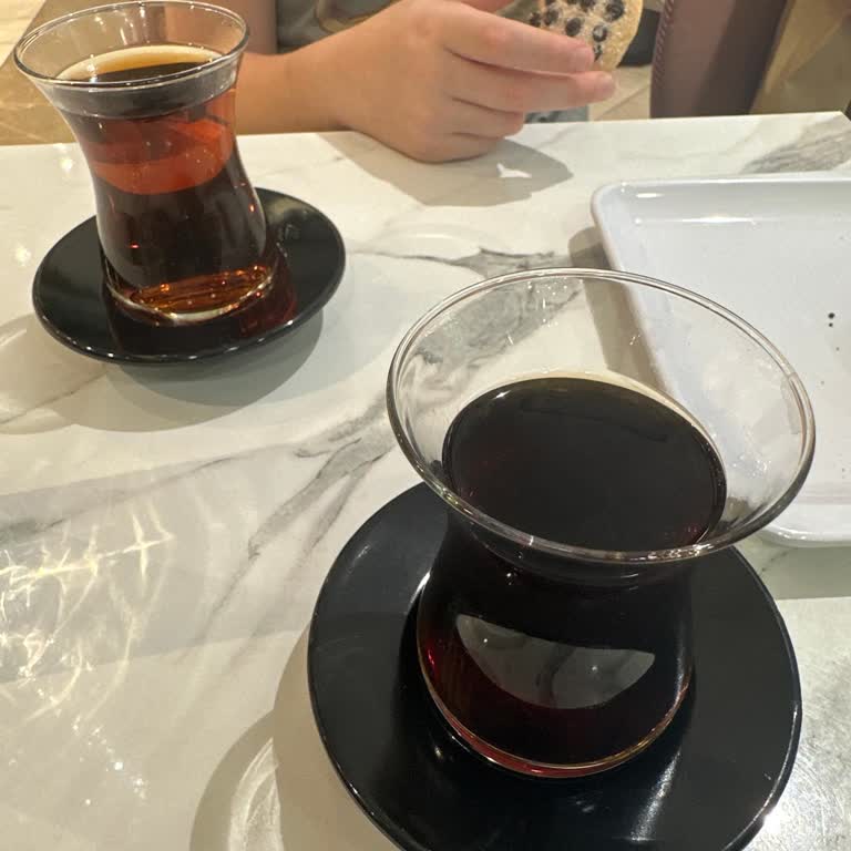 Art Of Bakery Forum İstanbul Şubesinde Bayat Çay İçimi Şikayeti
