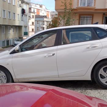 Tiktak Kiralık Araç Otopark Girişini Kapattı Ve Acil Hastaya Engel Oldu