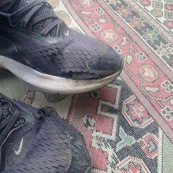 Nike Ayakkabılarda Üretim Hatası Şikayeti Ve FLO’nun Reddedilen Değişim Talebi