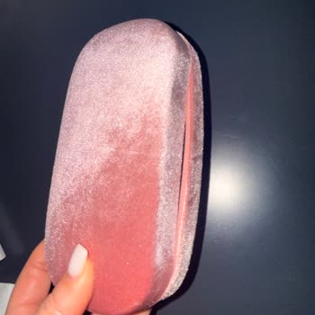 Miu Premium Gözlüğün Görseliyle Uyuşmaması Ve Kusurlu Kutu; Satıcı İade Talebine Cevap Vermiyor