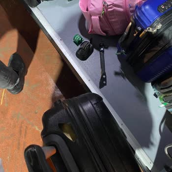 Uludağ Turizm'de Valiz Hasarı Ve Yardım Eksikliği Nedeniyle Büyükada Vapurunu Kaçırdım