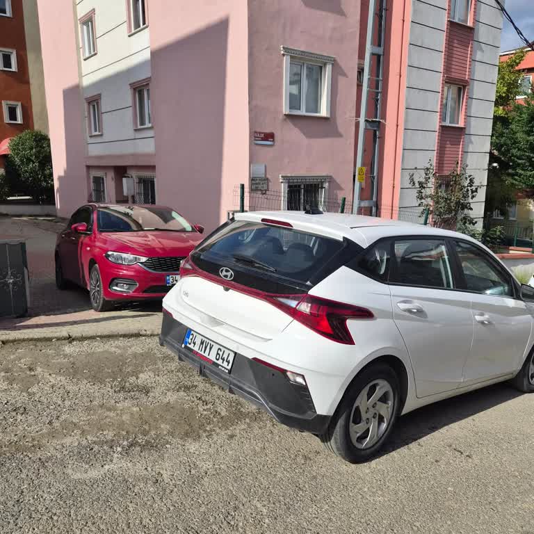 Tiktak Kiralık Araç Yanlış Park Edildiği İçin Otopark Girişi Kapalı