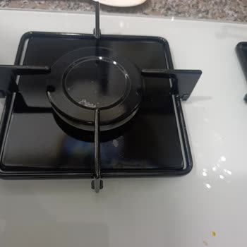 Bosch Ankastre Ocak Parçasındaki İzler Ve Servisin Yetersiz Cevabı