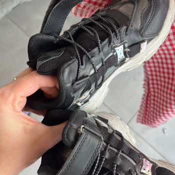 Vicco Çocuk Ayakkabısında Tokası Yırtıldı, Acil Değişim Talebi