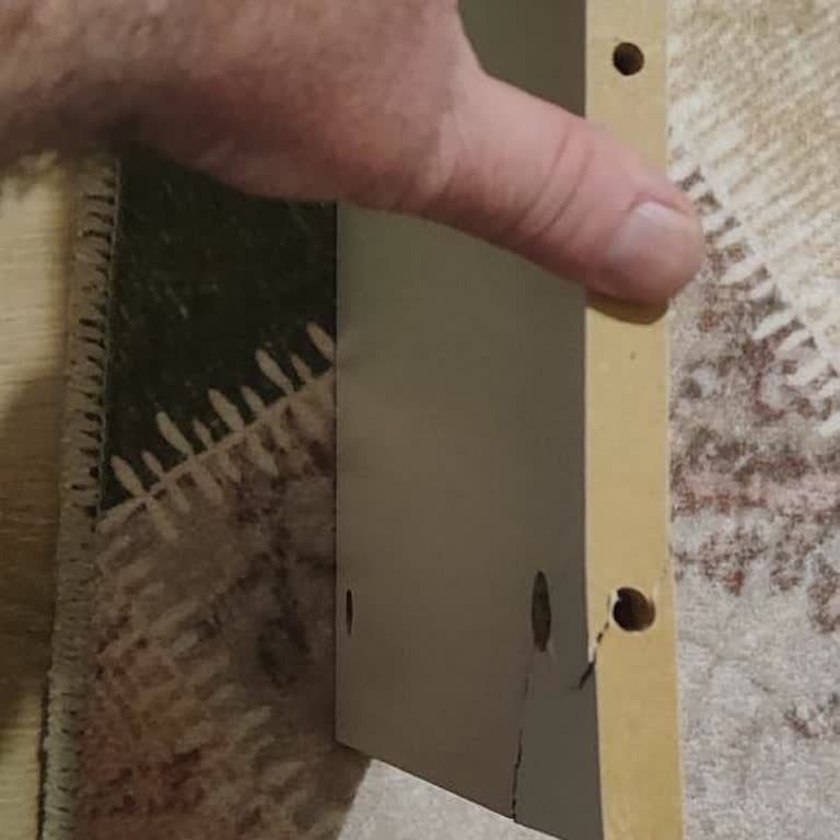 IKEA Kırık Çalışma Masası İçin Eksik Ayakların Hızlı Gönderimi Gerekiyor