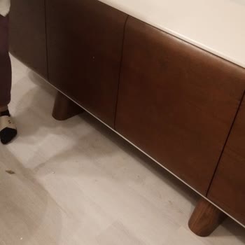 Livens Sofa'da Yanlış Renk, Kırık Ürün Ve Gecikmeli Teslimat Şikayeti